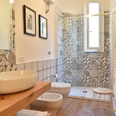 Grace In Apartment Florenz