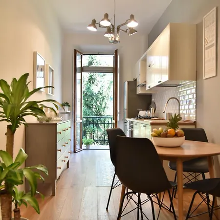 Grace In Apartment Florenz